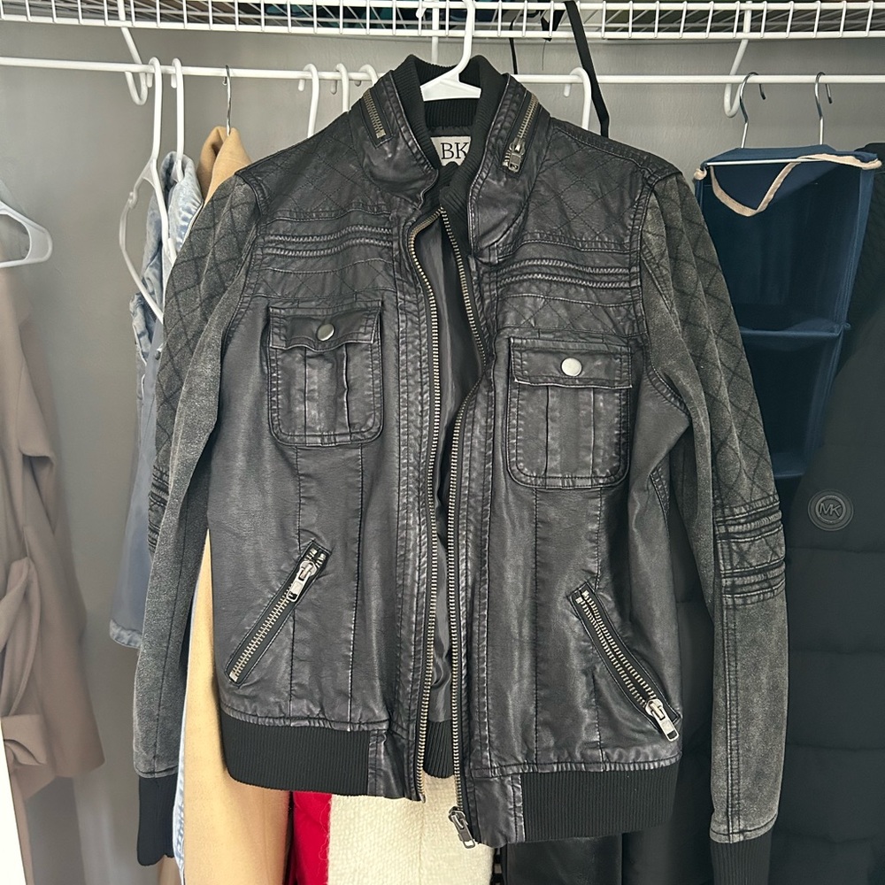 BKE buckle leather jacket! In really good condition!